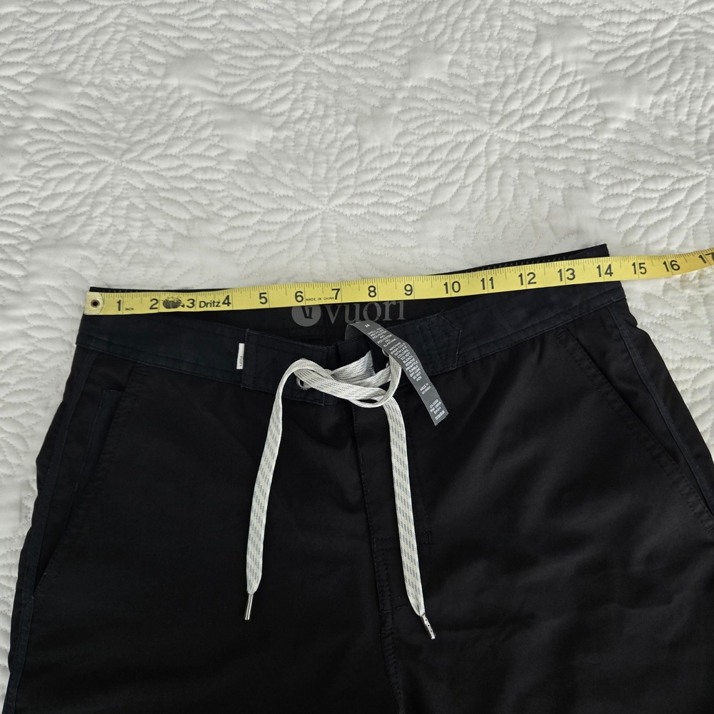 Vuori Cruise Boardshort Black Swim Trunks Size 28 Athletic Quick Dry - Picture 7 of 9